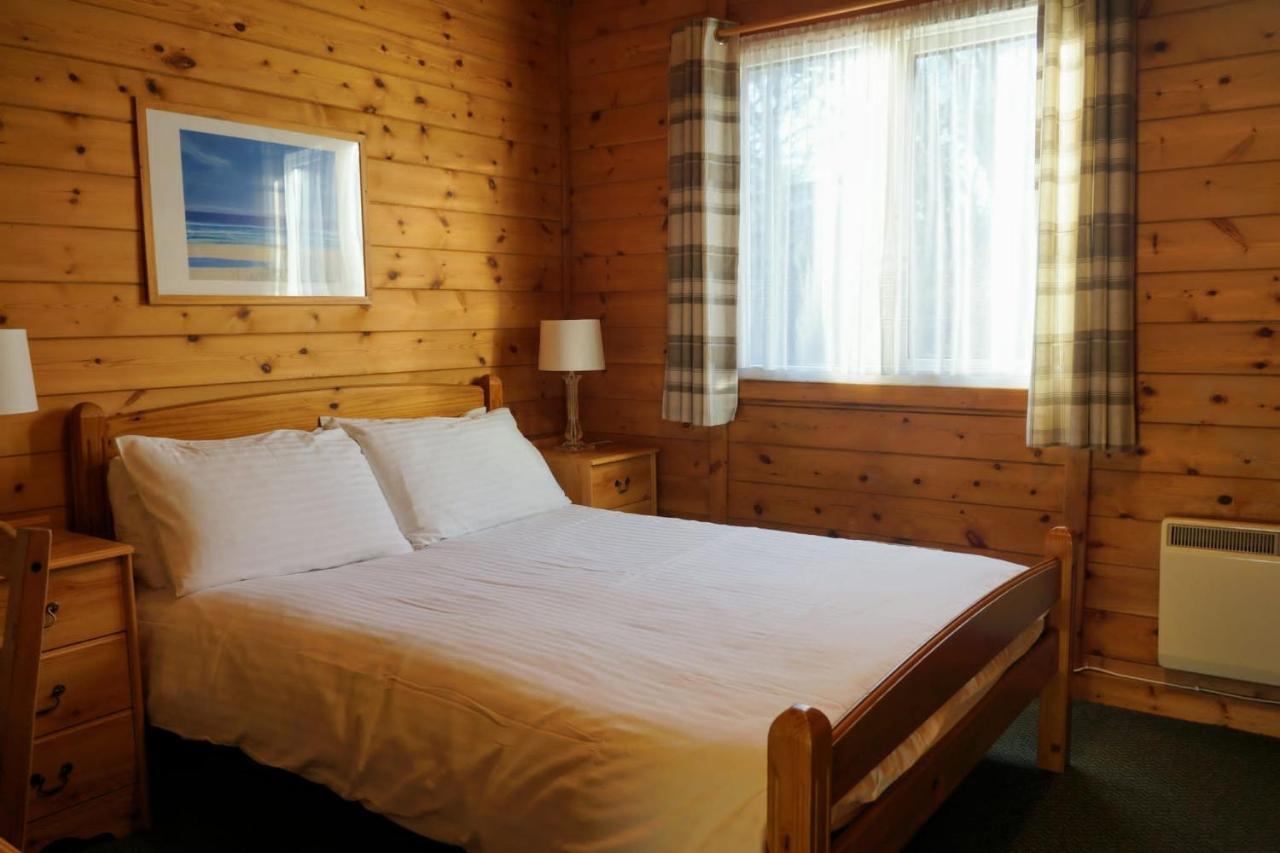 Lodge Woodland Pine *